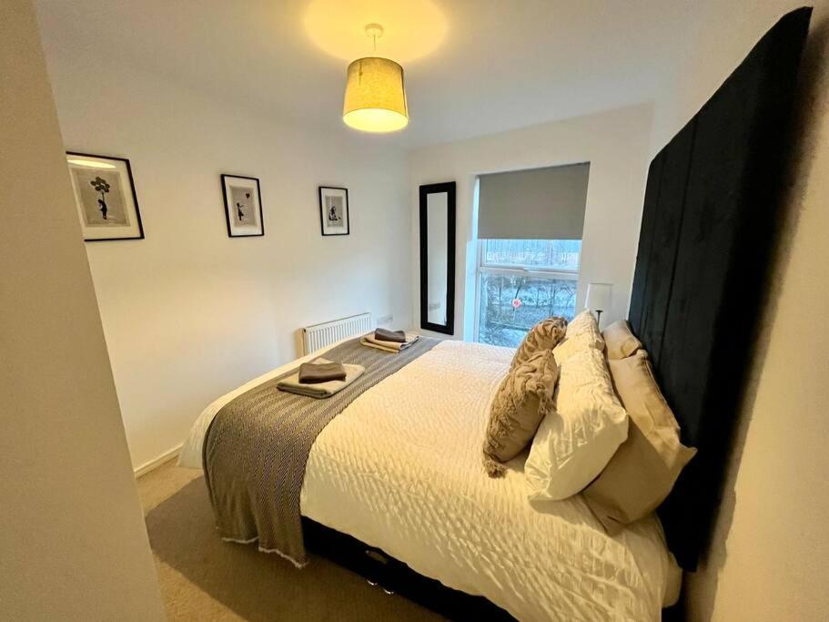 Etihad Fc 2Br Apartment With Water View Manchester Exterior photo